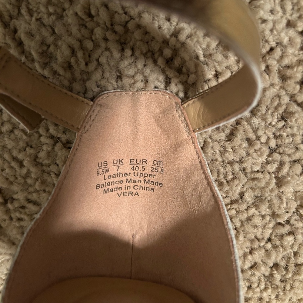 Naturalizer Vera Gold Heeled Sandals - Picture 4 of 4